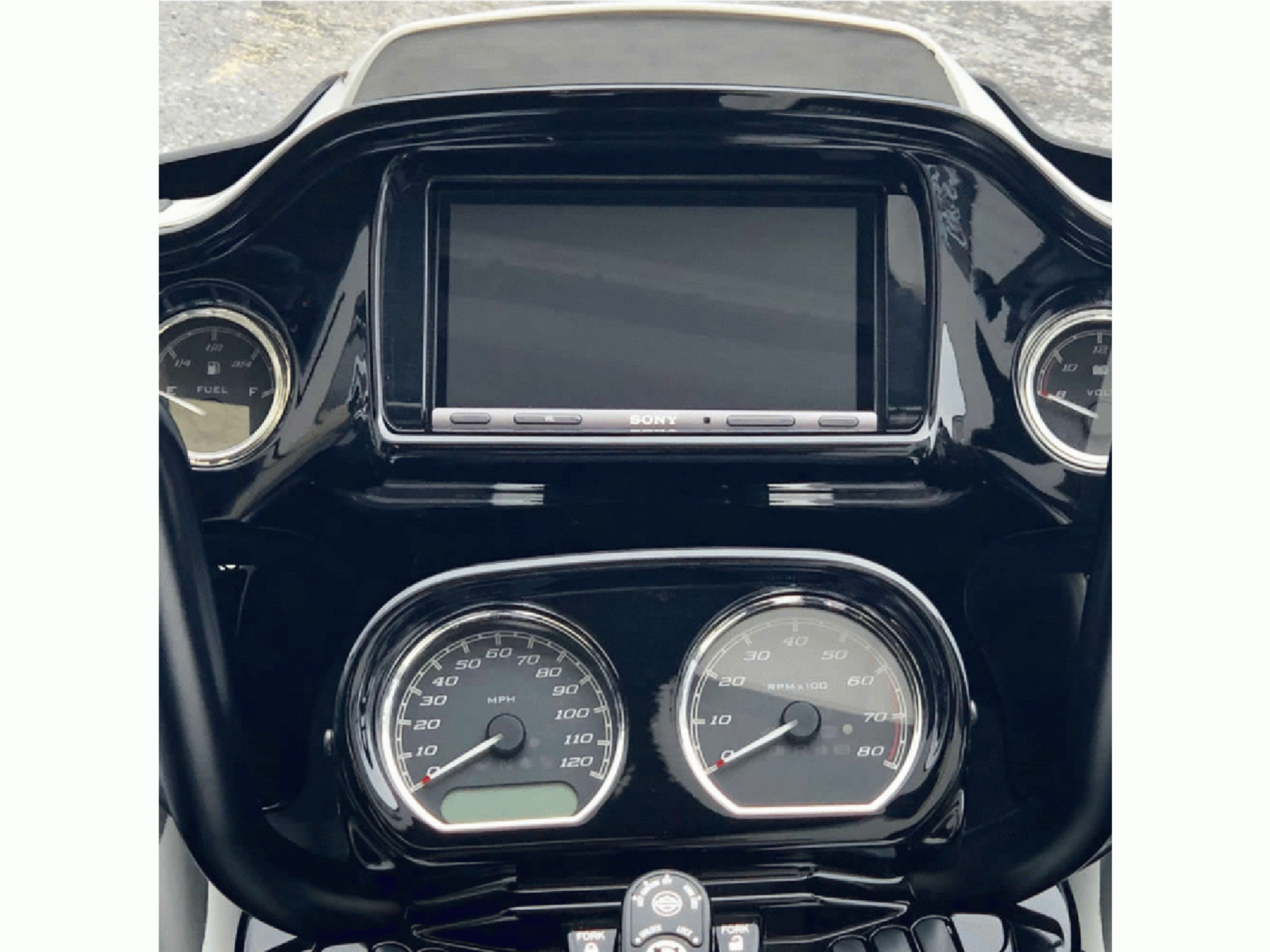 2-DIN Radioblende Harley-Davidson 2014-2023 ohne Radiooption
